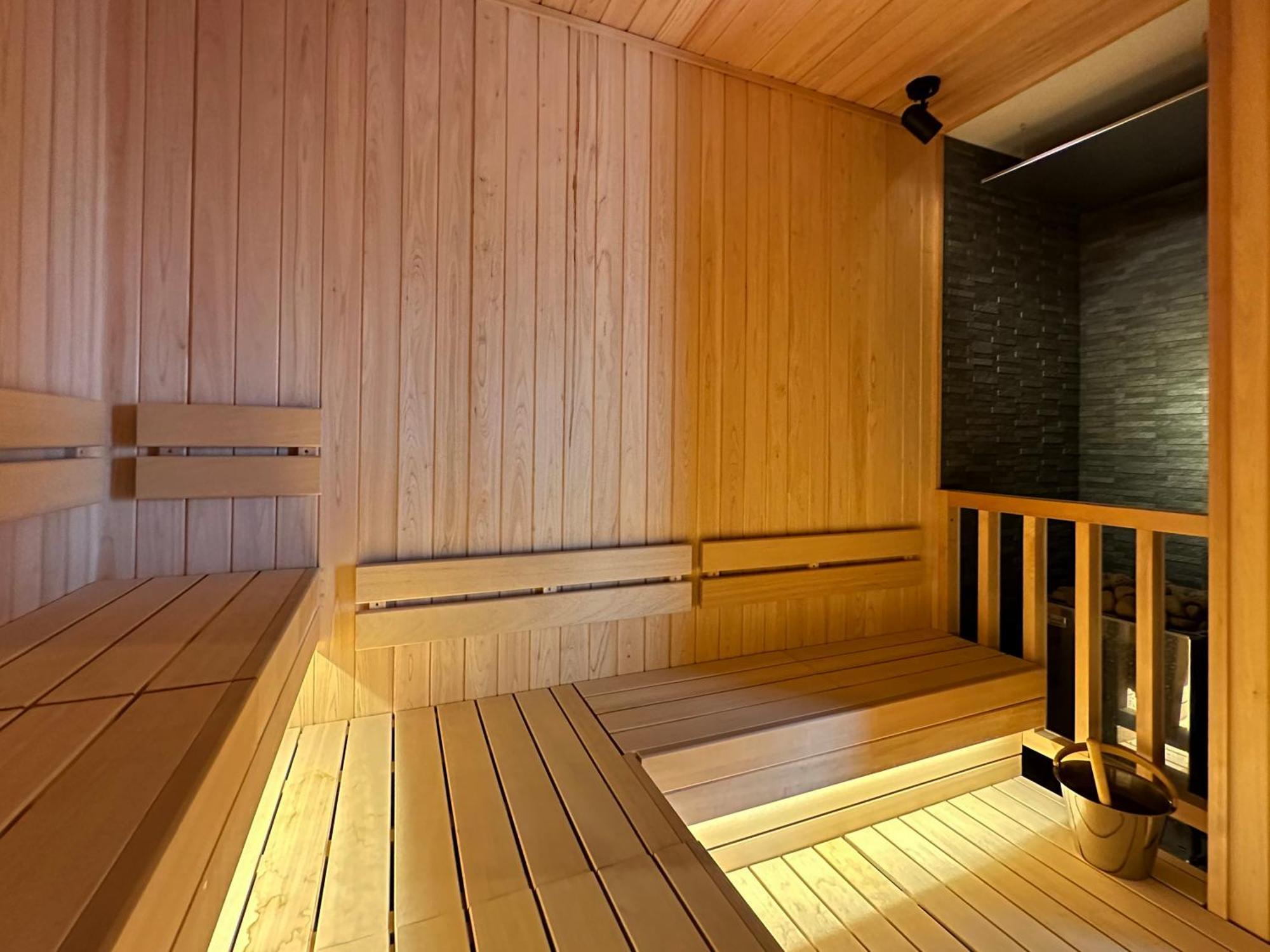 Higashikawa Asahidake Onsen Hotel Bear Monte Екстер'єр фото